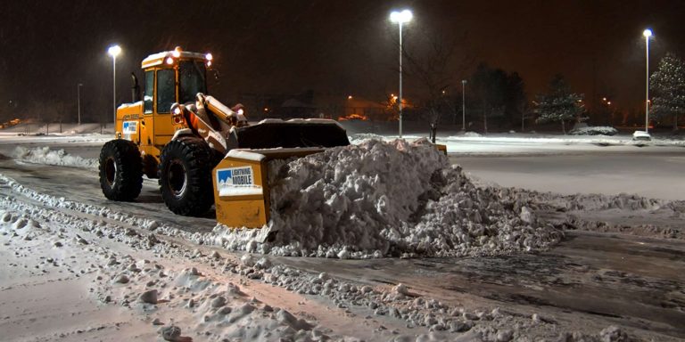 Read more about the article Are You Looking For A Commercial Snow Removal Contractor in Denver, Colorado?